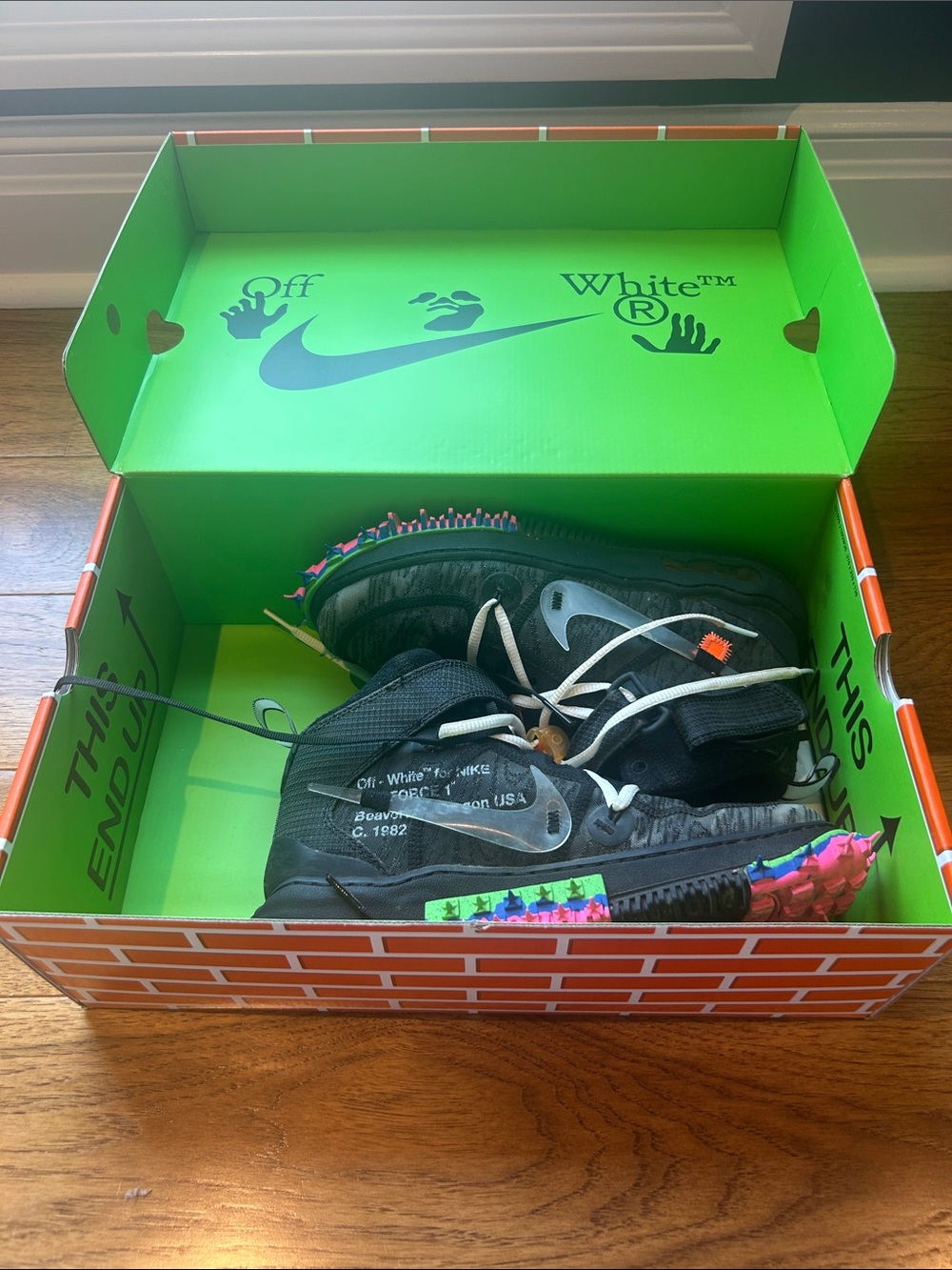 Off-White Kids Black Sneakers with Multicolor Sole Accents - Picture 2 of 11